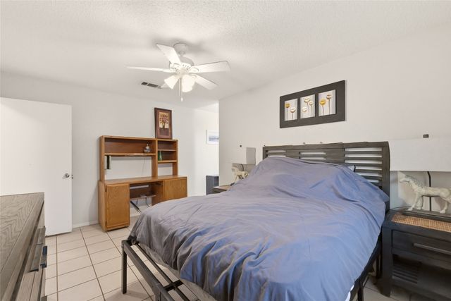 914 Meadowlark Lane, Granbury, TX 76048