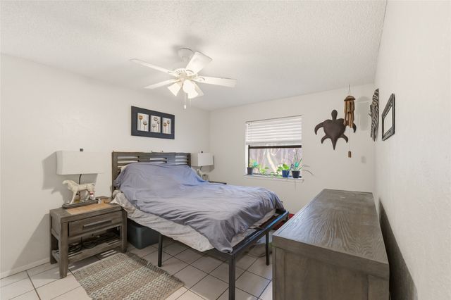 914 Meadowlark Lane, Granbury, TX 76048
