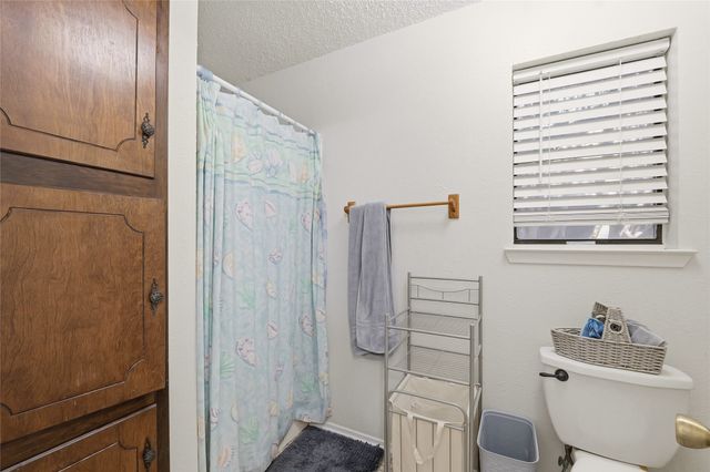 914 Meadowlark Lane, Granbury, TX 76048