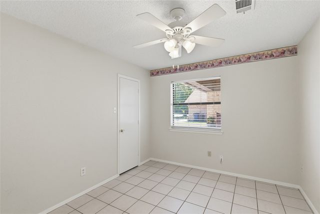 914 Meadowlark Lane, Granbury, TX 76048