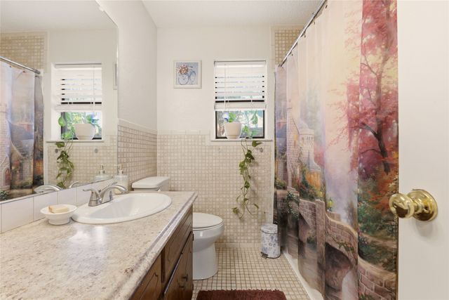 914 Meadowlark Lane, Granbury, TX 76048