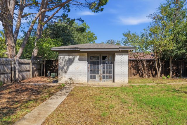 914 Meadowlark Lane, Granbury, TX 76048