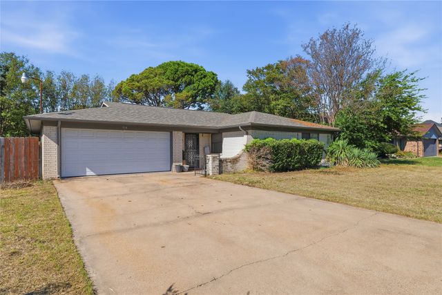 914 Meadowlark Lane, Granbury, TX 76048