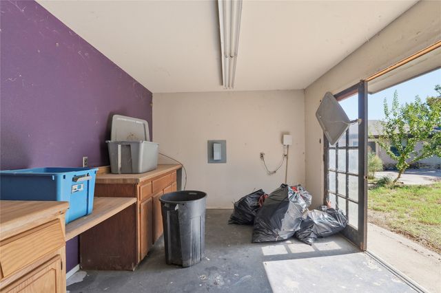 914 Meadowlark Lane, Granbury, TX 76048