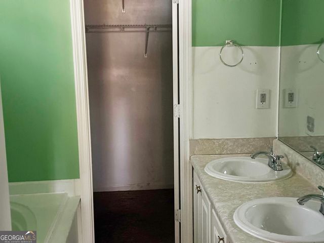 1603 Isleworth Circle, Atlanta, GA 30349