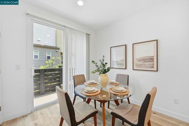 150 Uptown Cir, Oakland, CA 94607