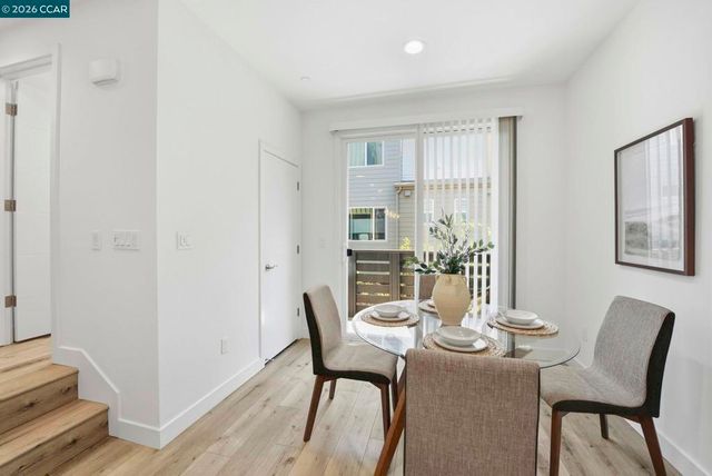 150 Uptown Cir, Oakland, CA 94607