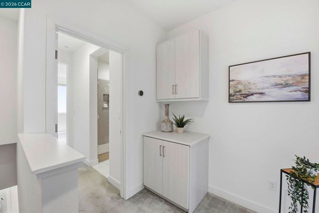 150 Uptown Cir, Oakland, CA 94607