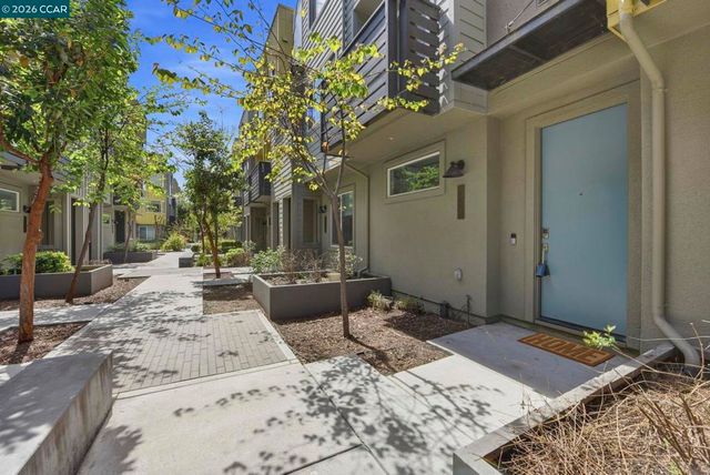 150 Uptown Cir, Oakland, CA 94607