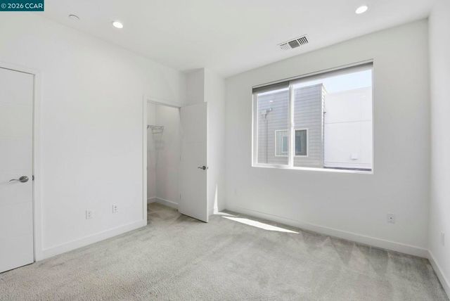 150 Uptown Cir, Oakland, CA 94607