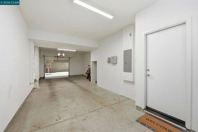 150 Uptown Cir, Oakland, CA 94607