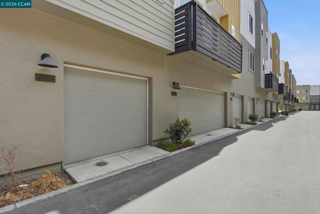 150 Uptown Cir, Oakland, CA 94607