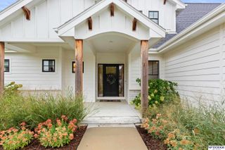 2725 N 190th Street, Omaha, NE 68022