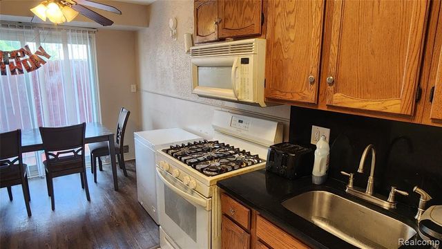 15684 Dupage Boulevard, Taylor, MI 48180