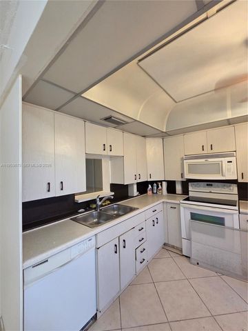 2805 Victoria Way H2, Coconut Creek, FL 33066