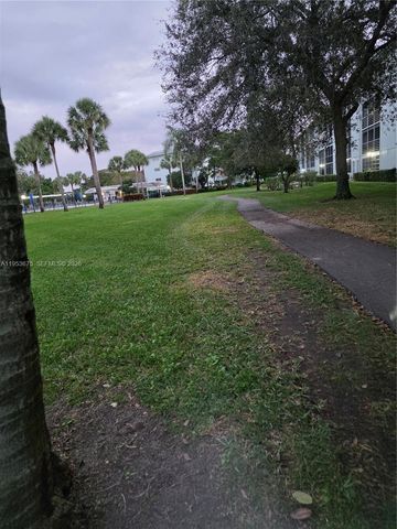 2805 Victoria Way H2, Coconut Creek, FL 33066