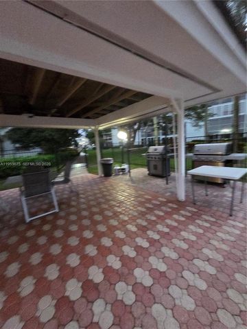 2805 Victoria Way H2, Coconut Creek, FL 33066