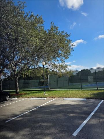 2805 Victoria Way H2, Coconut Creek, FL 33066