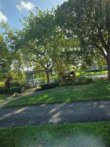 2805 Victoria Way H2, Coconut Creek, FL 33066
