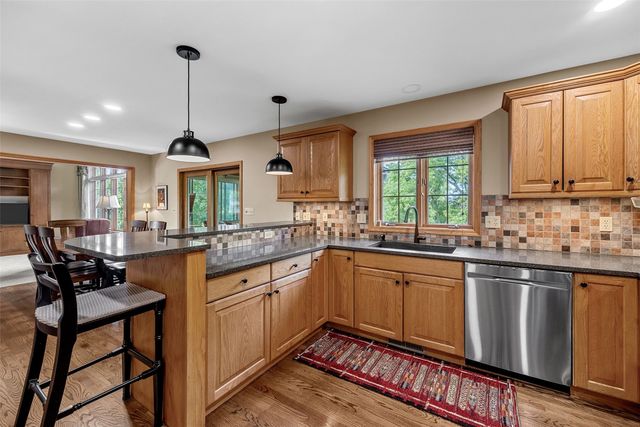 741 Arlington Dr, Iowa City, IA 52245
