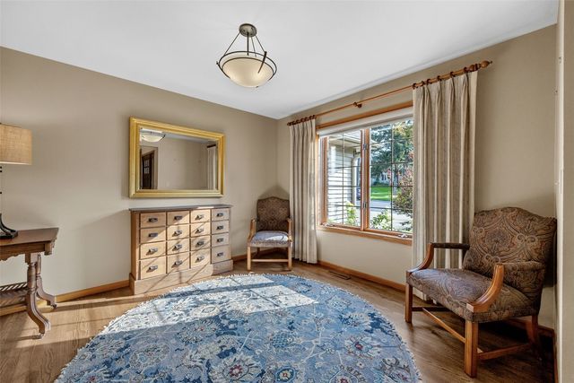 741 Arlington Dr, Iowa City, IA 52245