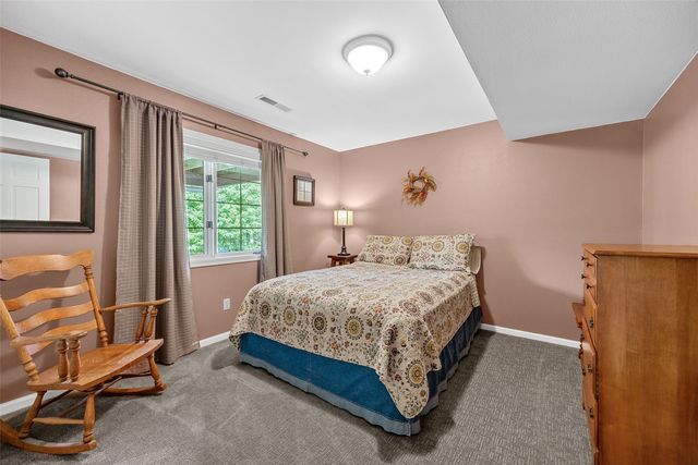 741 Arlington Dr, Iowa City, IA 52245