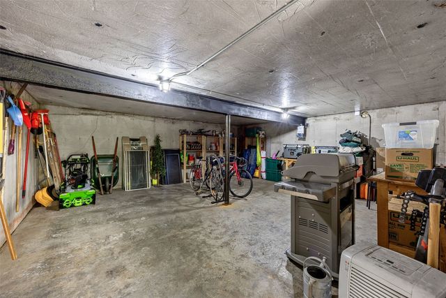 741 Arlington Dr, Iowa City, IA 52245