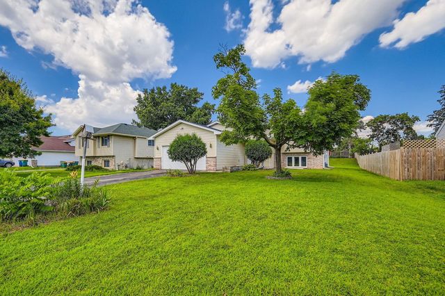 2208 84th Avenue N, Brooklyn Park, MN 55444