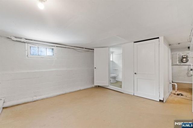 326 Eastern Parkway, Newark, NJ 07106