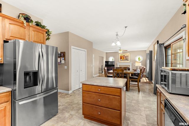 1618 SYCAMORE, Washington, IL 61571