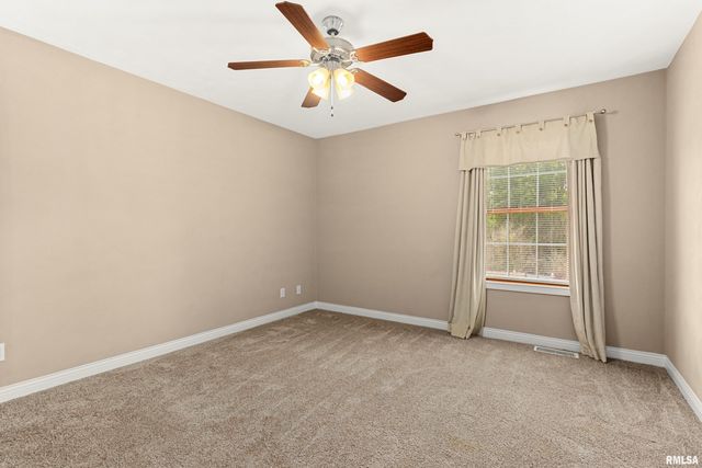 1618 SYCAMORE, Washington, IL 61571