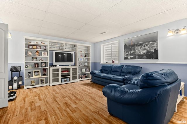 1618 SYCAMORE, Washington, IL 61571