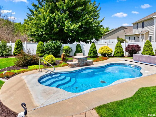 1618 SYCAMORE, Washington, IL 61571
