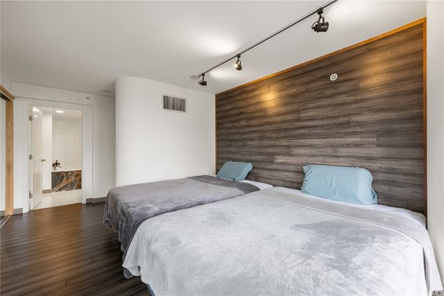 1888 Kalakaua Avenue 1701, Honolulu, HI 96815