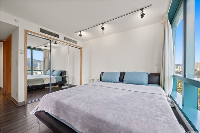 1888 Kalakaua Avenue 1701, Honolulu, HI 96815