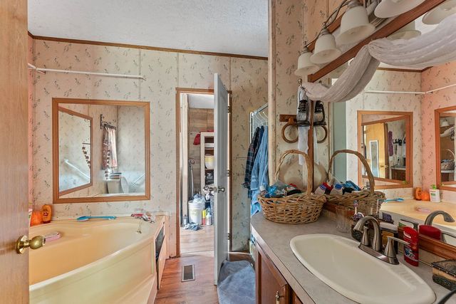 12986 Douglas Lane, Rogers, AR 72756