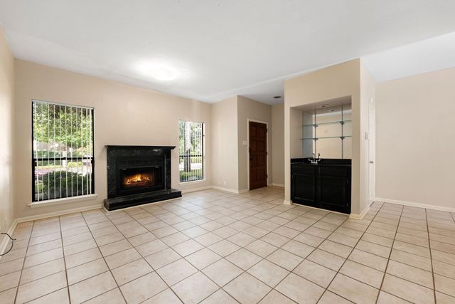 2428 Bering Drive 2428, Houston, TX 77057