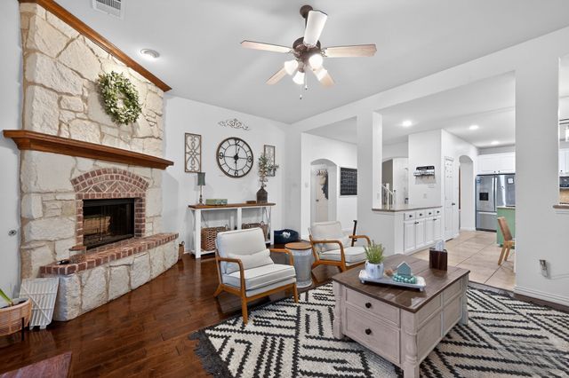 1128 Wilson Drive, Lantana, TX 76226