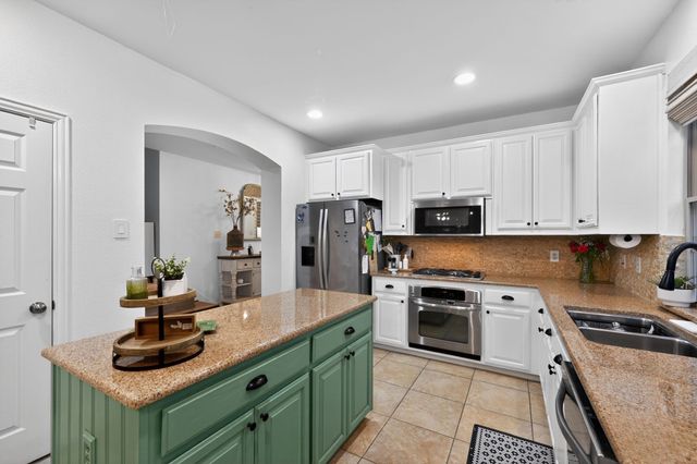 1128 Wilson Drive, Lantana, TX 76226