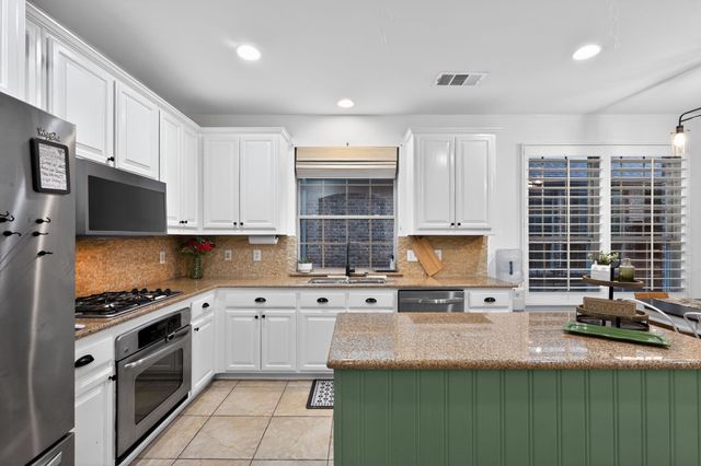 1128 Wilson Drive, Lantana, TX 76226