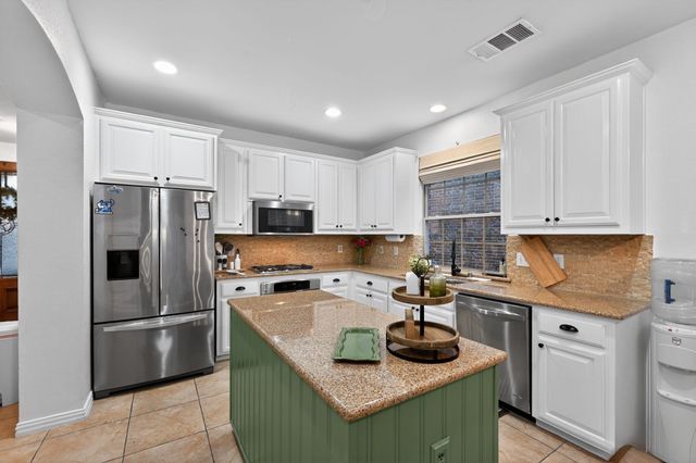 1128 Wilson Drive, Lantana, TX 76226