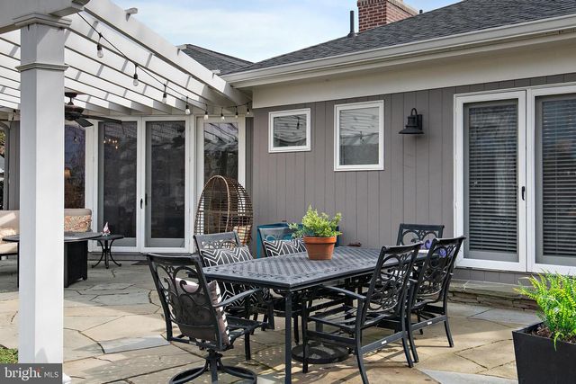 10 CARVEL RD, Annapolis, MD 21409