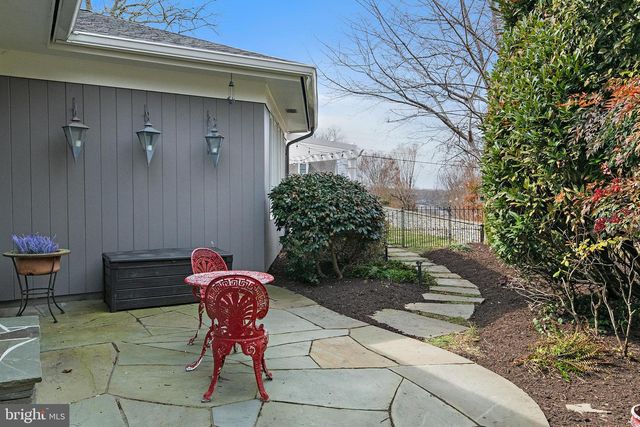 10 CARVEL RD, Annapolis, MD 21409