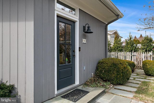 10 CARVEL RD, Annapolis, MD 21409