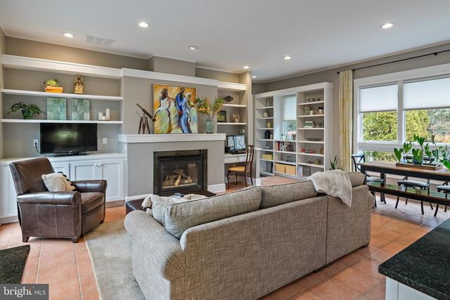 10 CARVEL RD, Annapolis, MD 21409