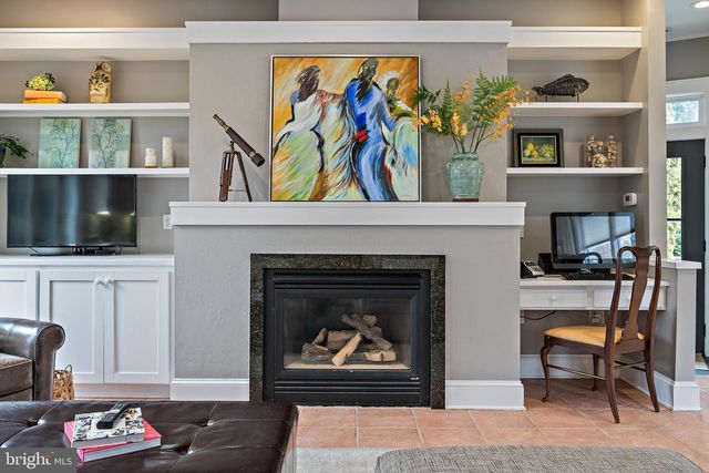 10 CARVEL RD, Annapolis, MD 21409