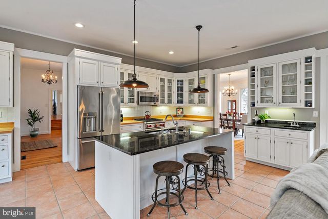 10 CARVEL RD, Annapolis, MD 21409