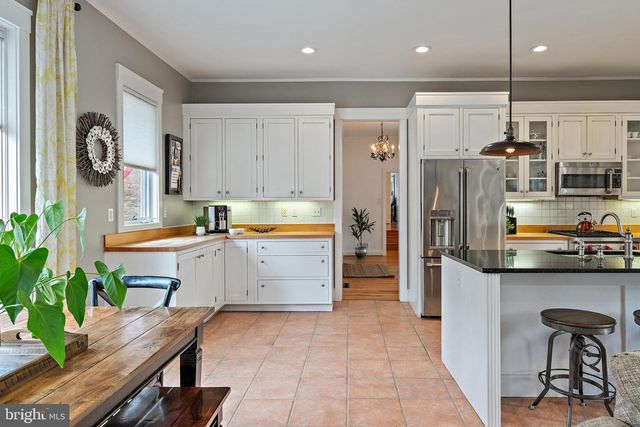 10 CARVEL RD, Annapolis, MD 21409