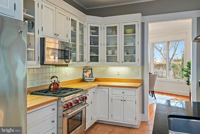 10 CARVEL RD, Annapolis, MD 21409