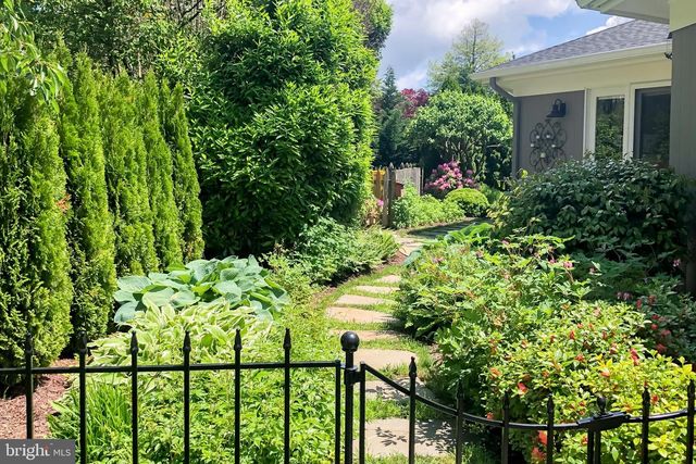 10 CARVEL RD, Annapolis, MD 21409